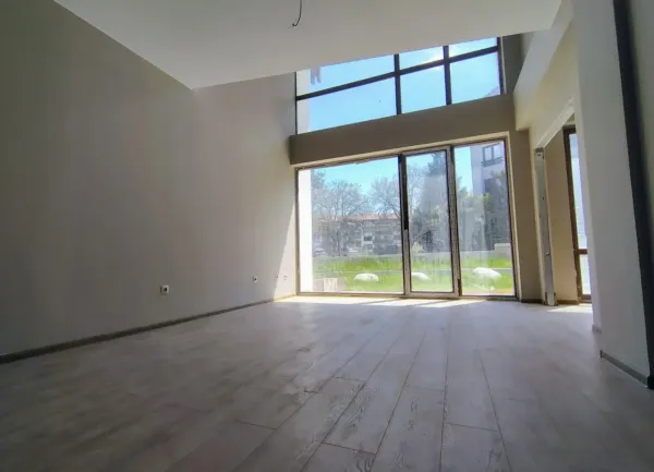 Мезонет Orchard 143 м² | 2 спальни | Двор 20 м² | Банско