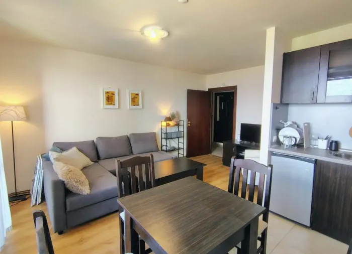 Трехкомнатная квартира 76 м² с видом на горы в комплексе Панорама, Банско