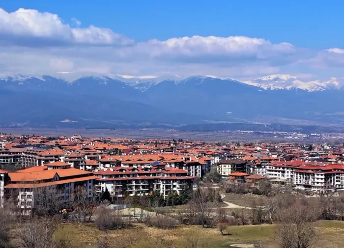 Студия Panorama Ski Resort 43 m2 | Вид на горы и город | Банско