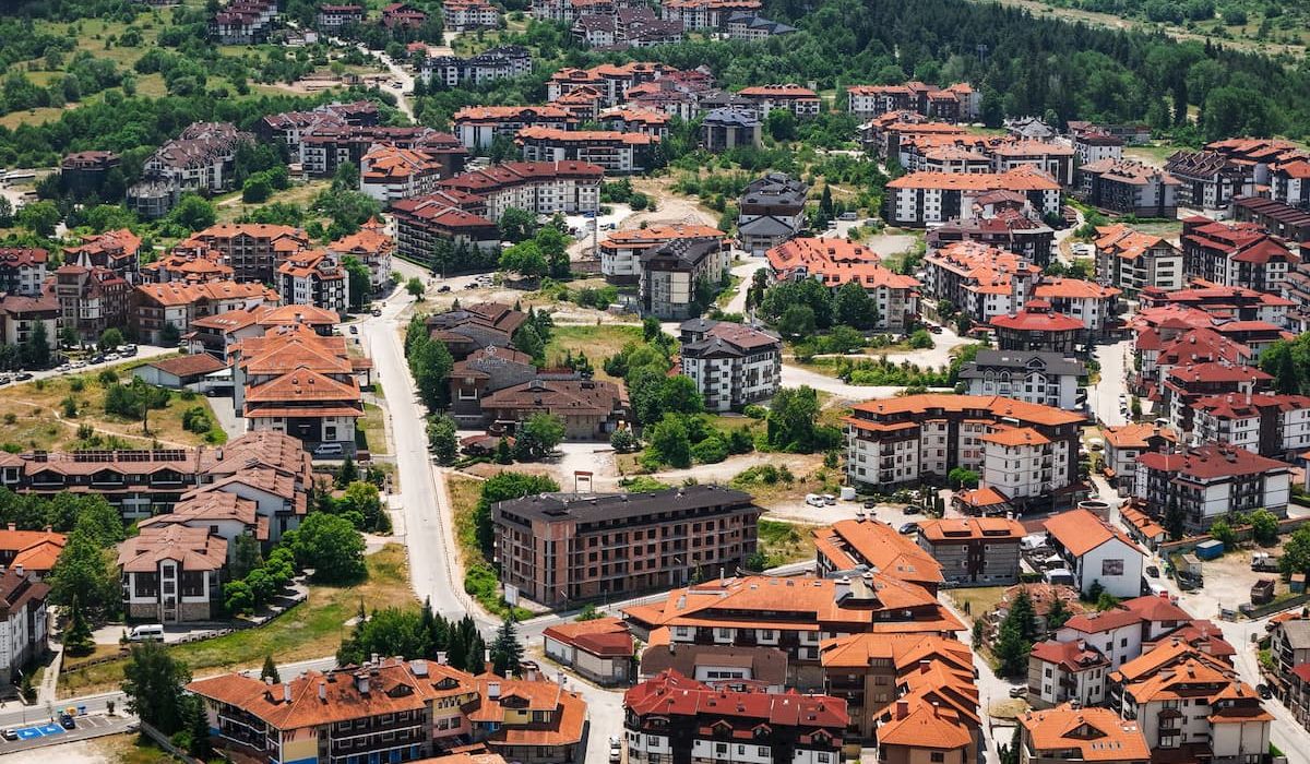Alpine Residence Банско Болгария - Апартаменты у подъёмника с бассейном